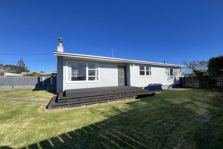 Photo of property in 21 Manu Crescent, Upper Vogeltown, New Plymouth, 4310