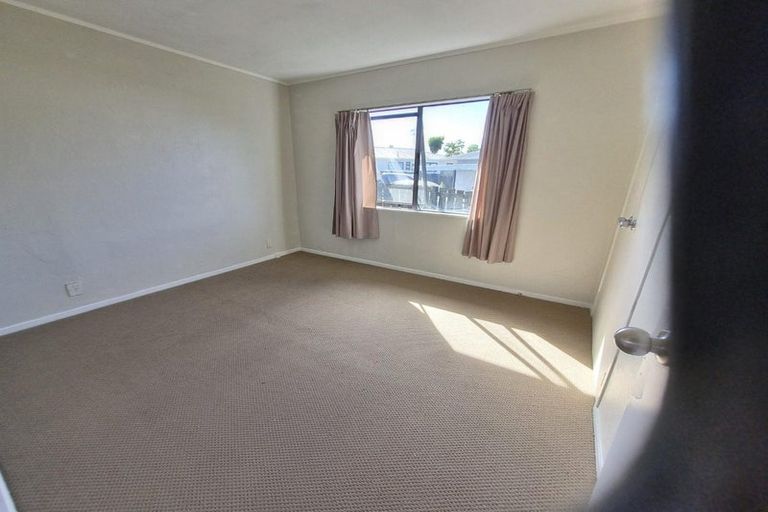 Photo of property in 5/106 Shifnal Drive, Randwick Park, Auckland, 2105
