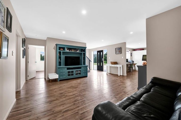 Photo of property in 292a Plymouth Road, Koru, New Plymouth, 4374