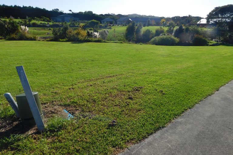 Photo of property in 8 Riverglen Drive, Haruru, 0204