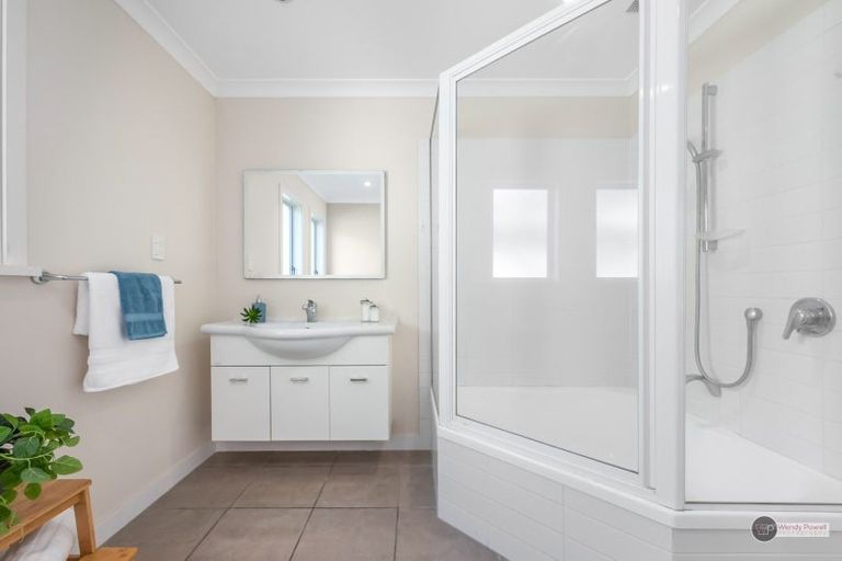 Photo of property in 225 Muritai Road, Eastbourne, Lower Hutt, 5013