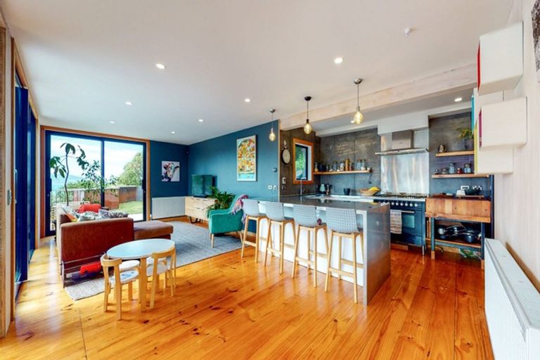 Photo of property in 4 Milne Terrace, Island Bay, Wellington, 6023