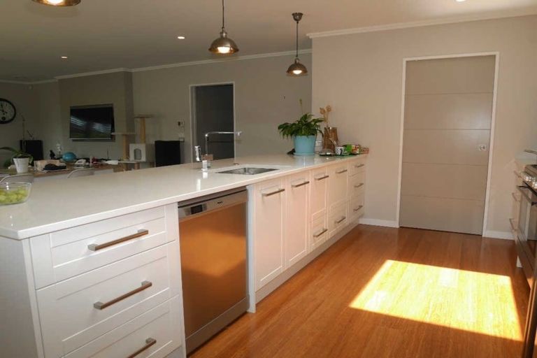 Photo of property in 36 San Priamo Place, Paraparaumu Beach, Paraparaumu, 5032