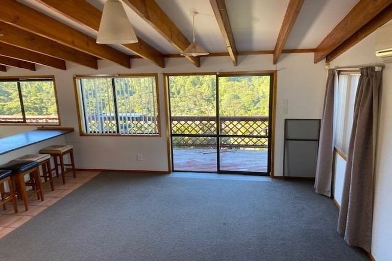 Photo of property in 6 Unity Road, Waitakere, Henderson, 0781