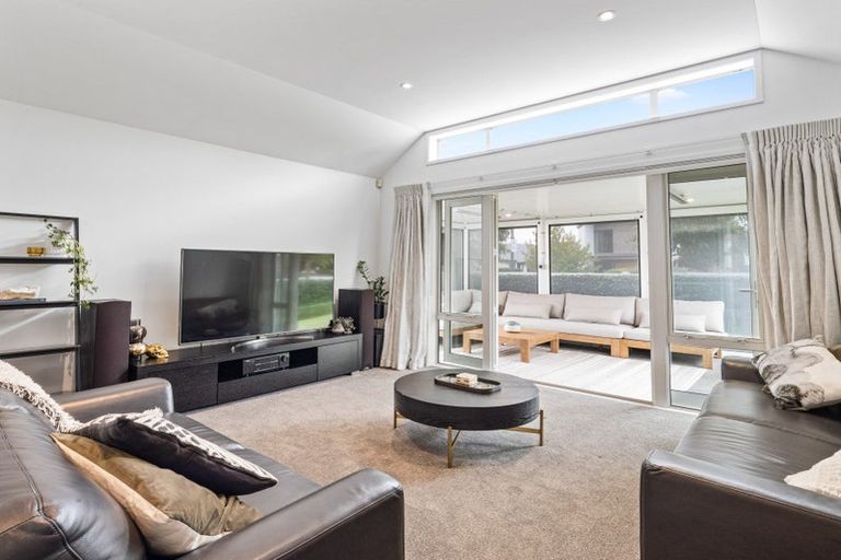 Photo of property in 5 Rockport Place, Parklands, Christchurch, 8083
