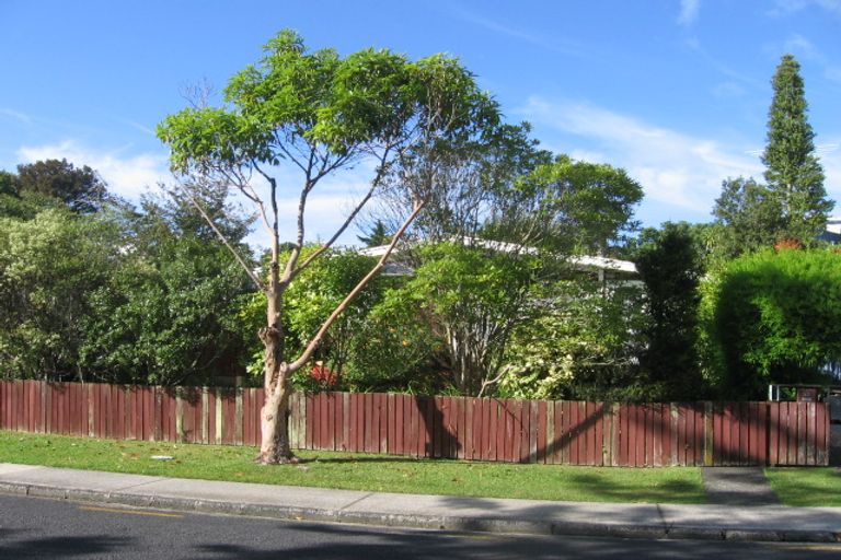 Photo of property in 53 Mcdowell Crescent, Hillcrest, Auckland, 0627