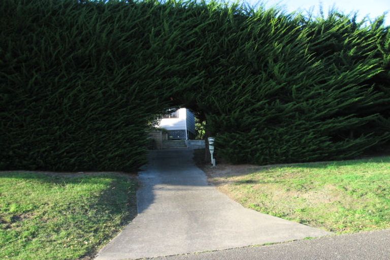 Photo of property in 27 Hemara Street, Waikanae Beach, Waikanae, 5036