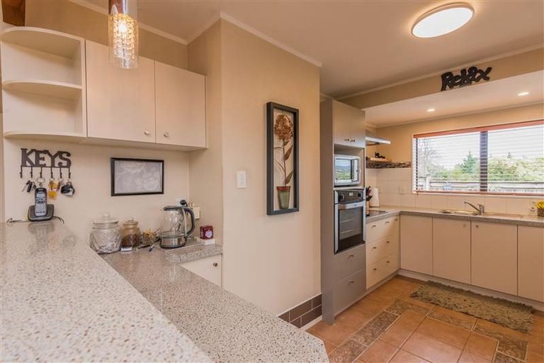 Photo of property in 3/95 Sturges Road, Henderson, Auckland, 0612