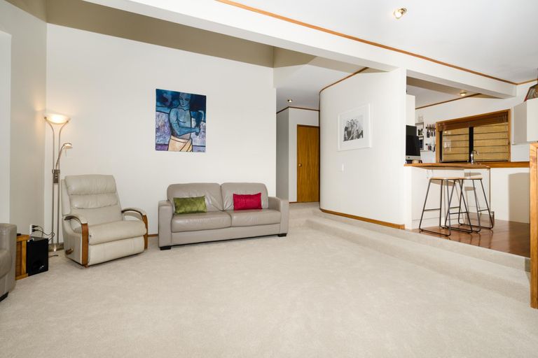 Photo of property in 131a Edmonton Road, Te Atatu South, Auckland, 0610