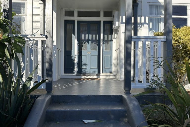 Photo of property in 39 Austin Street, Mount Victoria, Wellington, 6011