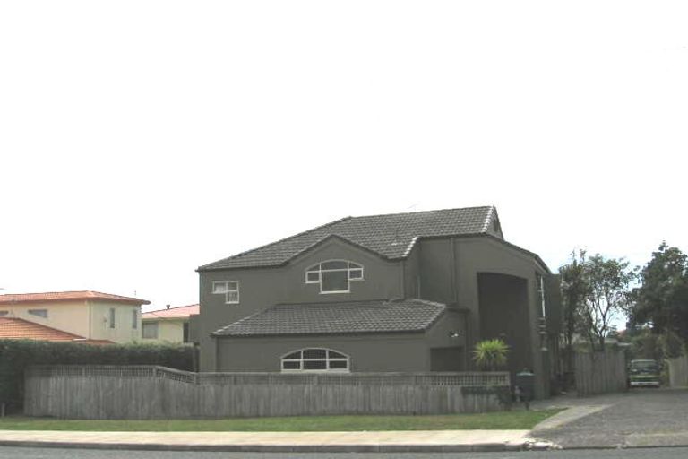 Photo of property in 1/991 Beach Road, Torbay, Auckland, 0630