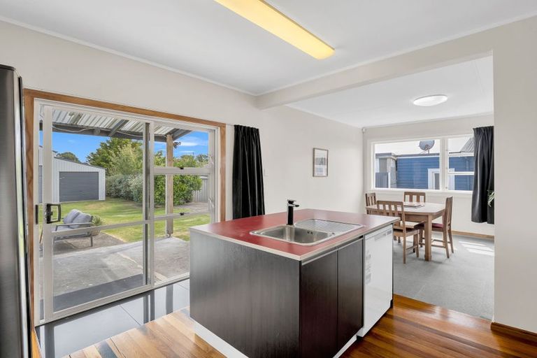 Photo of property in 27 Moore Avenue, Tawhero, Whanganui, 4501