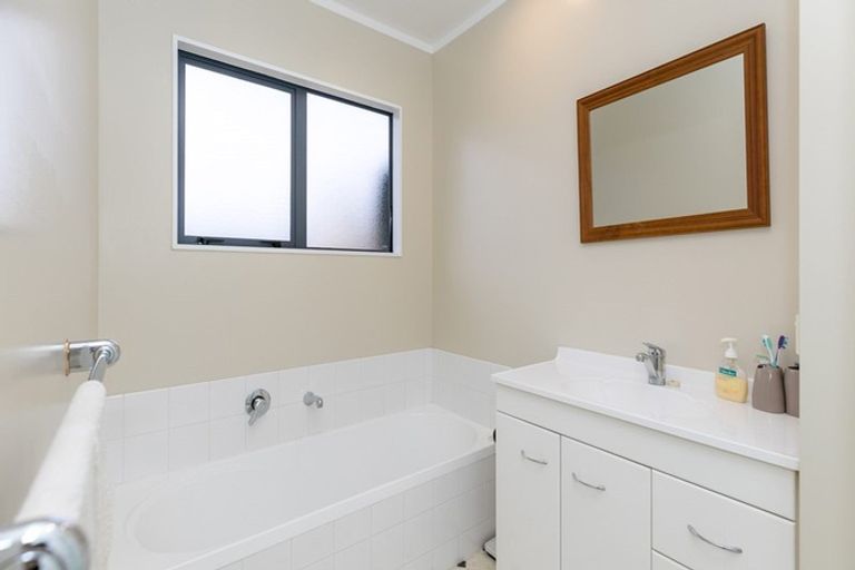 Photo of property in 2 Arundel Place, Nawton, Hamilton, 3200