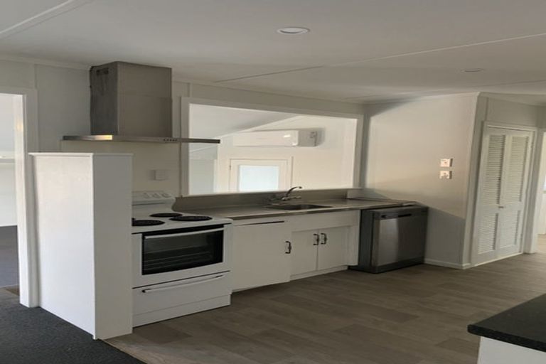 Photo of property in 24 Yvonne Street, Melville, Hamilton, 3206