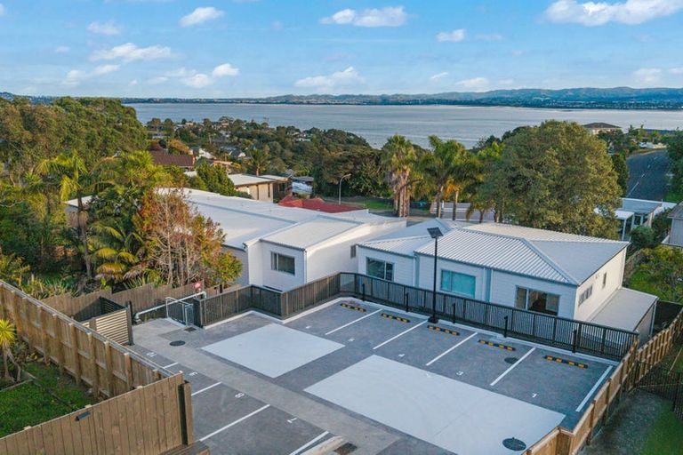 Photo of property in 1/15 Sea Vista Avenue, Beach Haven, Auckland, 0626