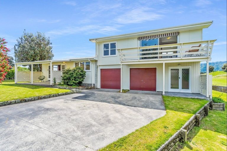 Photo of property in 2 Atua Street, Waikanae Beach, Waikanae, 5036