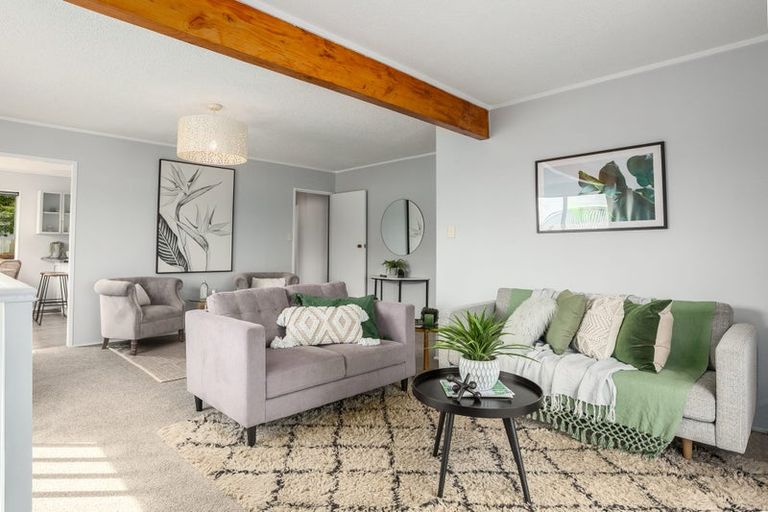 Photo of property in 40 Omapere Street, Whitby, Porirua, 5024