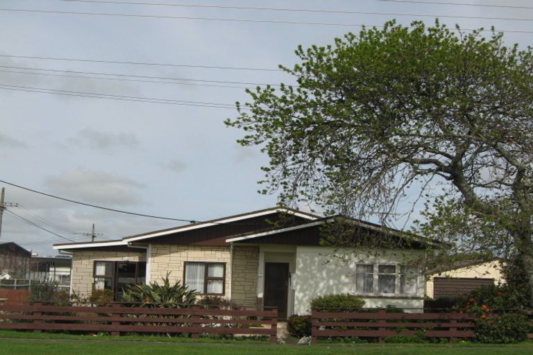 Photo of property in 5 High Street West, Waitara, 4320