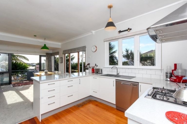 Photo of property in 211 Powderham Street, New Plymouth, 4310