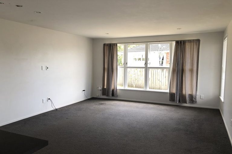 Photo of property in 24 Chippendale Crescent, Birkdale, Auckland, 0626