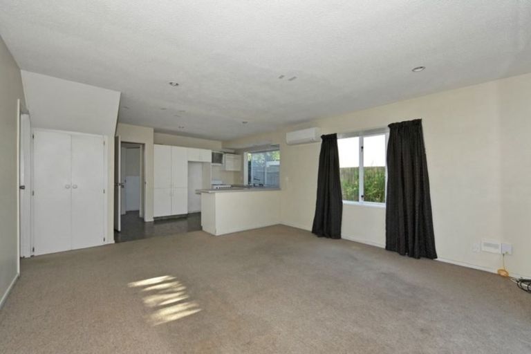 Photo of property in 22 Coles Place, St Albans, Christchurch, 8014