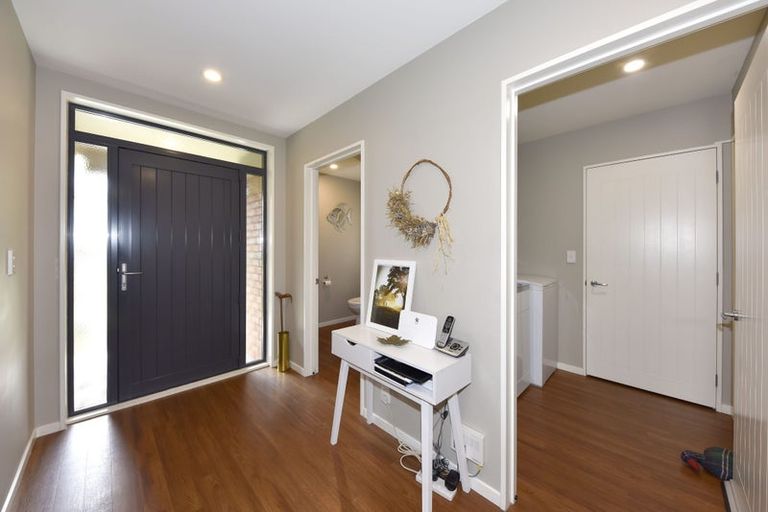 Photo of property in 37 Mcmahon Drive, Aidanfield, Christchurch, 8025