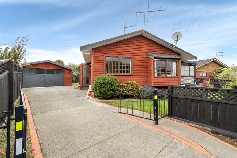 Photo of property in 60 Pasadena Crescent, Totara Park, Upper Hutt, 5018