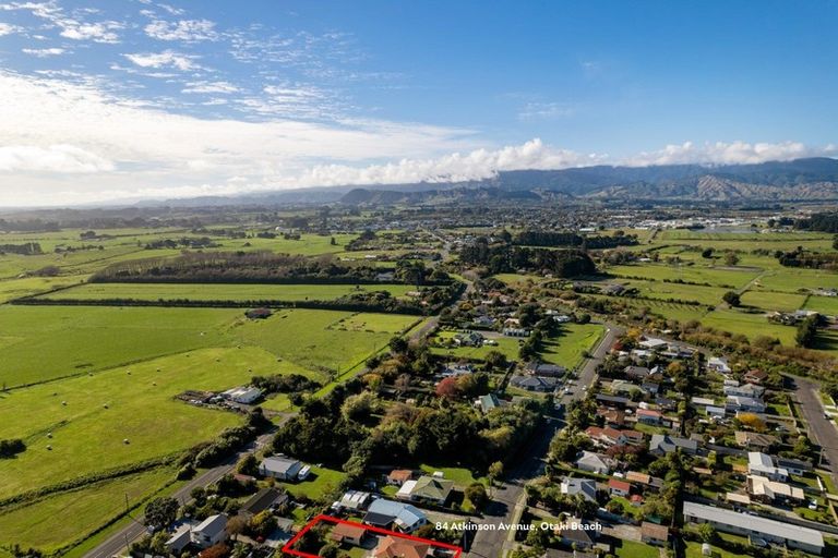 Photo of property in 84 Atkinson Avenue, Otaki Beach, Otaki, 5512