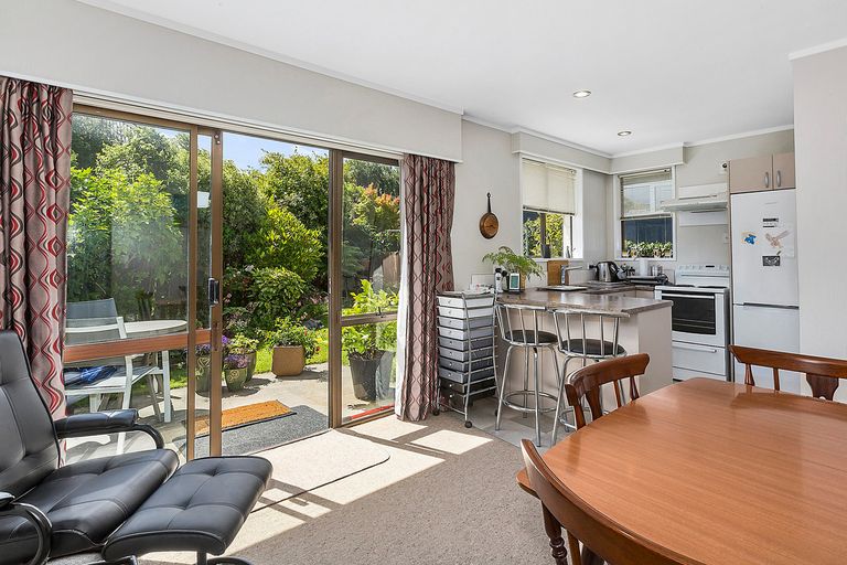 Photo of property in 32 Hargest Crescent, Saint Kilda, Dunedin, 9012