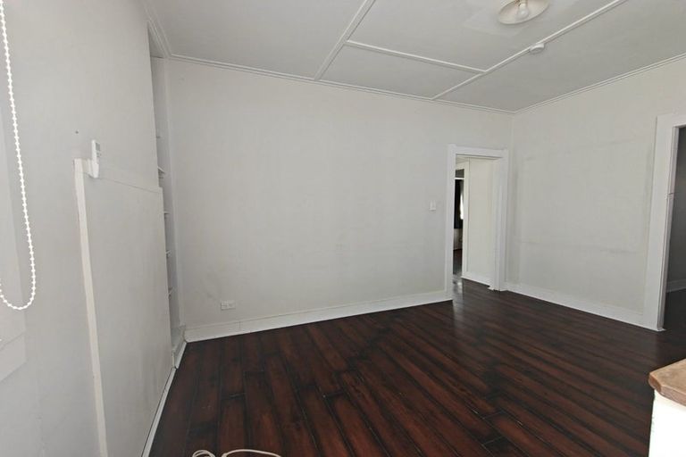 Photo of property in 2/84 Lynwood Road, New Lynn, Auckland, 0600