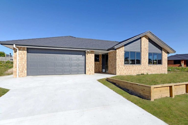 Photo of property in 16 Max Landing, Grandview Heights, Hamilton, 3200