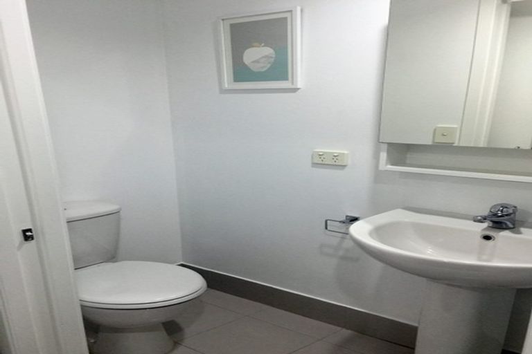 Photo of property in The Crescent Apartments, 202/36 Eden Crescent, Auckland Central, Auckland, 1010