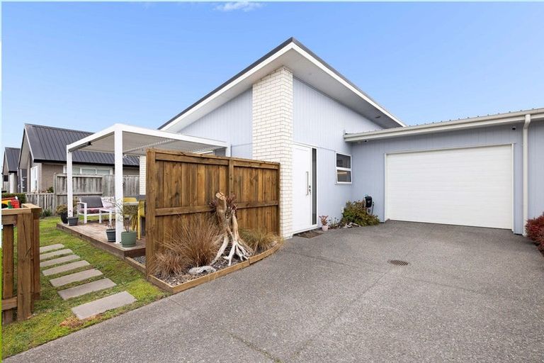 Photo of property in 20 Toi Place, Papamoa, 3118