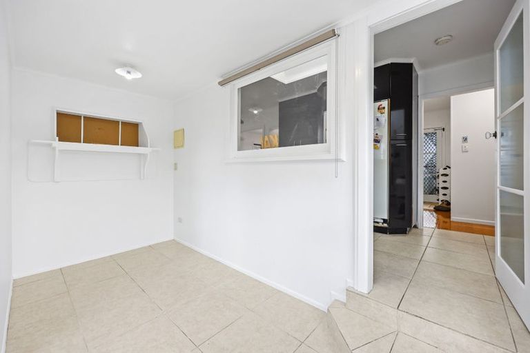 Photo of property in 44 Farquhar Road, Glendene, Auckland, 0602