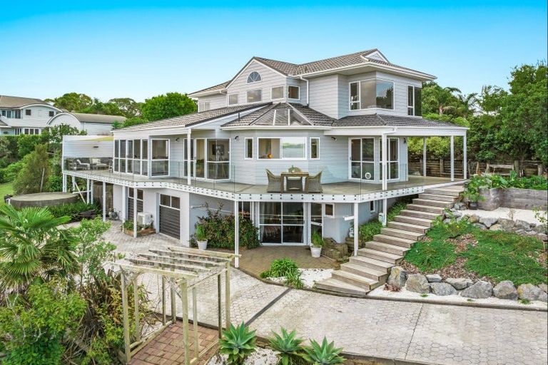 Photo of property in 6 Puriri Place, Sandspit, Warkworth, 0982