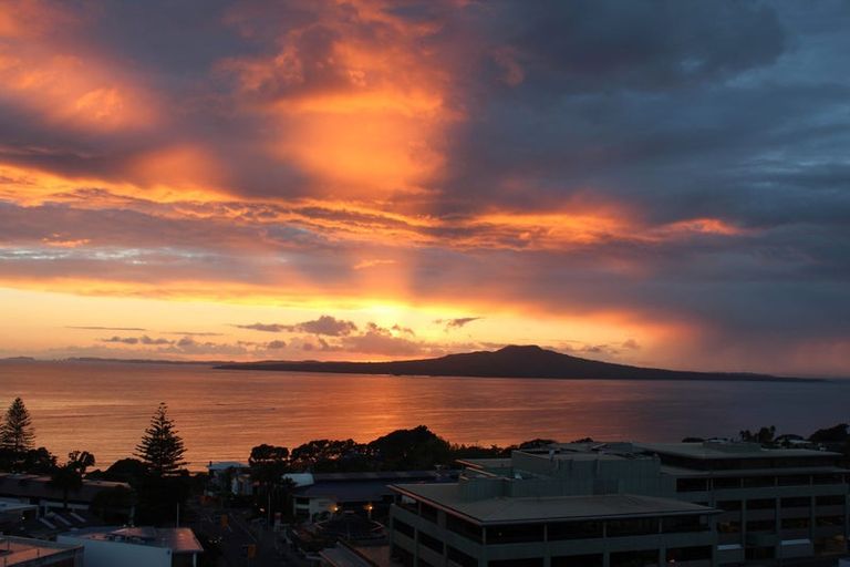 Photo of property in Sentinel Apartments, 1402/3 Northcroft Street, Takapuna, Auckland, 0622