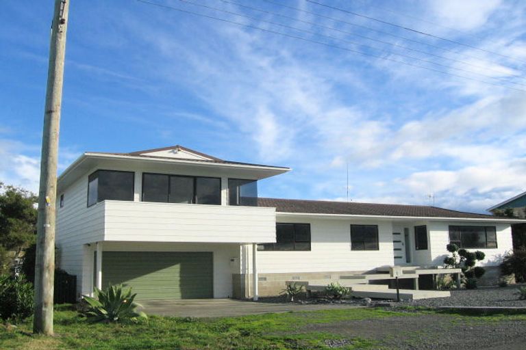 Photo of property in 8 Le Quesne Road, Bay View, Napier, 4104