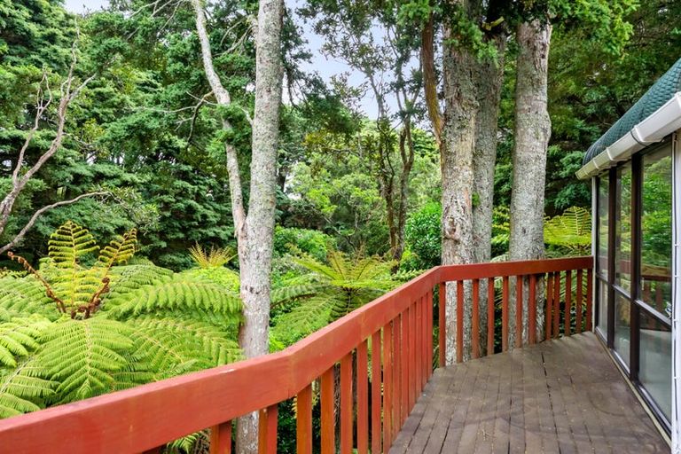 Photo of property in 37 Eugenia Rise, Totara Heights, Auckland, 2105