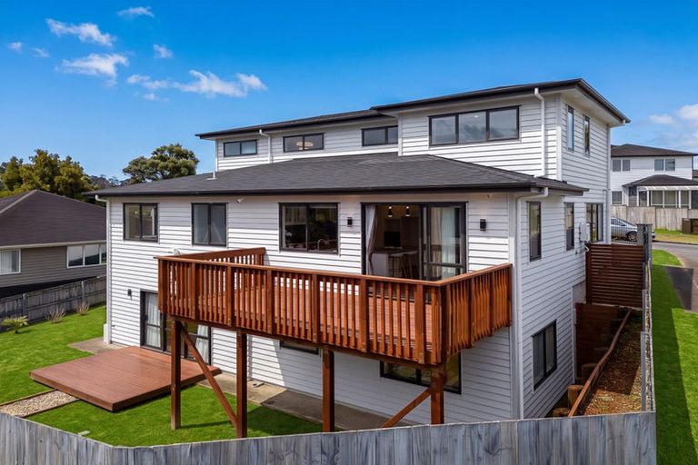 Photo of property in 108 San Valentino Drive, Henderson, Auckland, 0612
