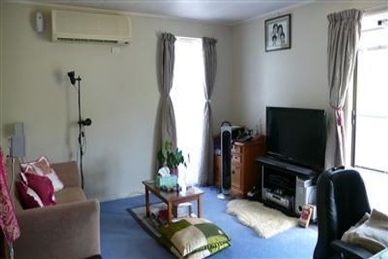 Photo of property in 2/141 Spinella Drive, Bayview, Auckland, 0629