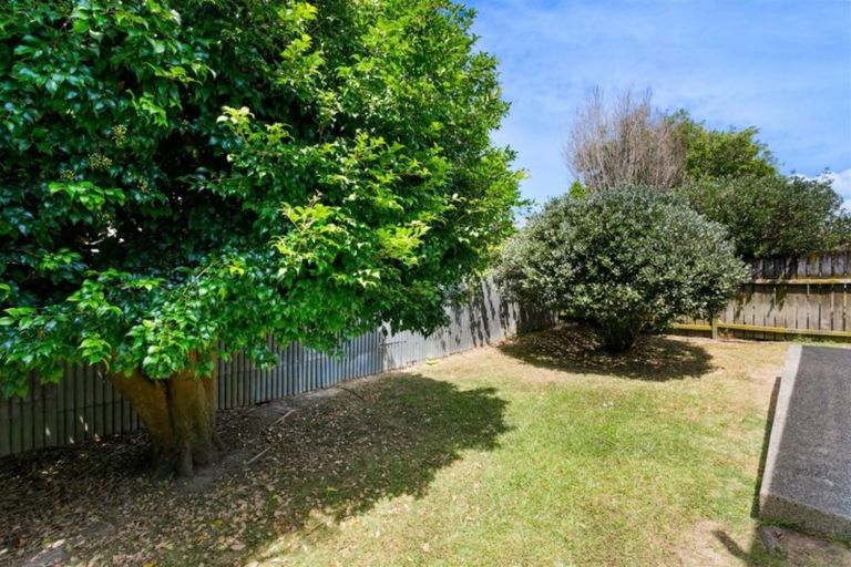 Photo of property in 106a Bruce Mclaren Road, Henderson, Auckland, 0612