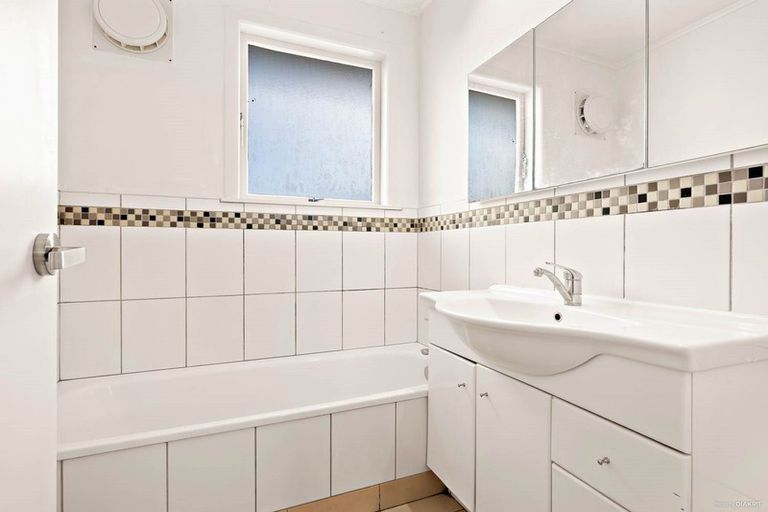 Photo of property in 29 Sycamore Drive, Sunnynook, Auckland, 0620