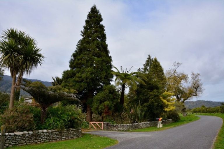 Photo of property in 662 Arapito Road, Karamea, 7893