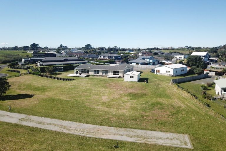 Photo of property in 17 Goble Road, Clarks Beach, 2679