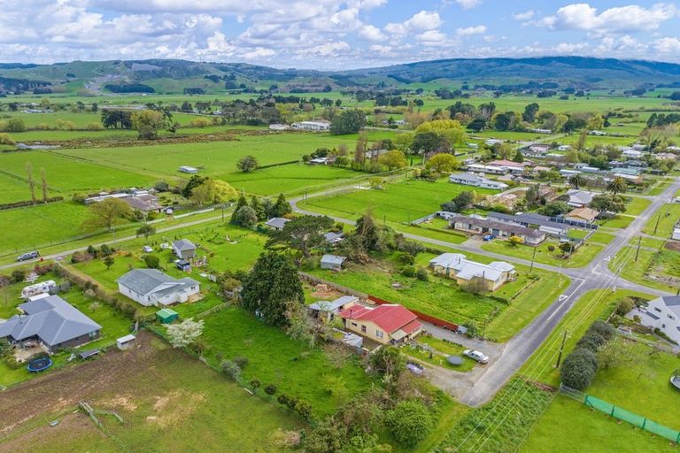 Photo of property in 12 Gordon Street, Woodville, 4920