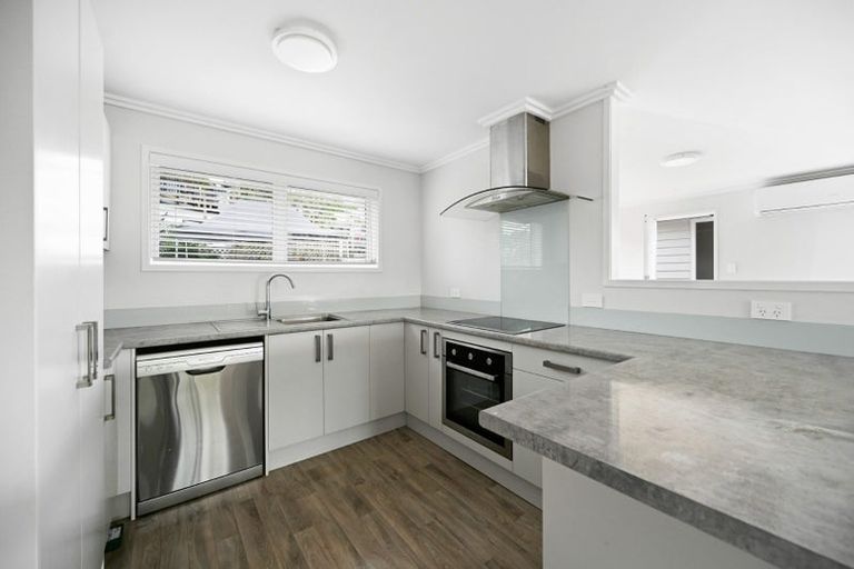 Photo of property in 42 Hillcrest Road, Hillcrest, Hamilton, 3216