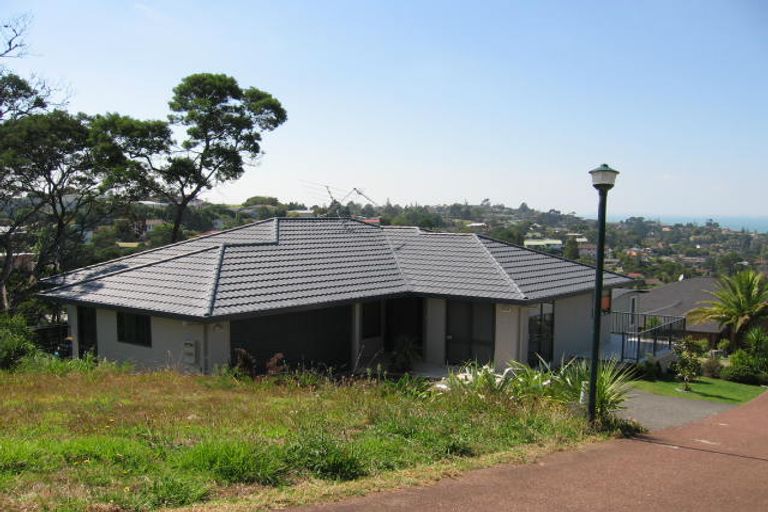 Photo of property in 817b East Coast Road, Northcross, Auckland, 0630