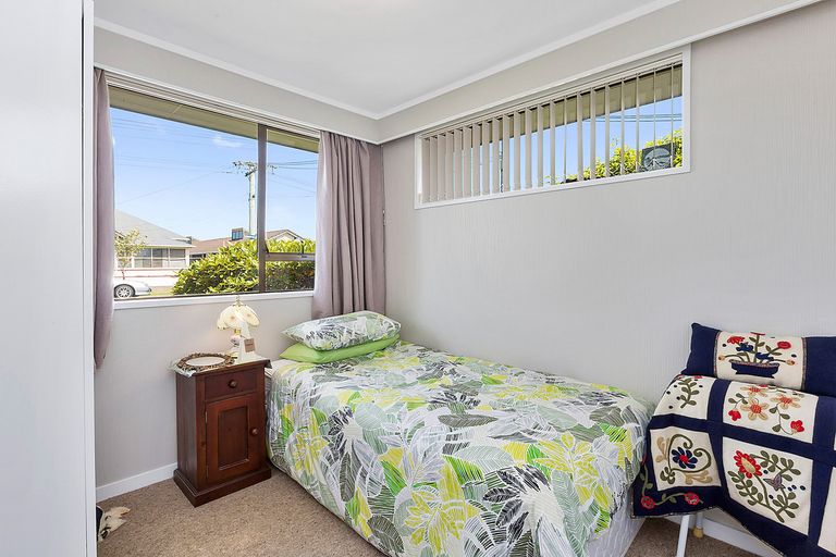 Photo of property in 32 Hargest Crescent, Saint Kilda, Dunedin, 9012