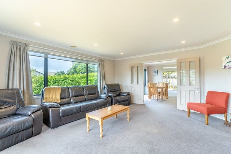 Photo of property in 12 Aotea Drive, Aotea, Porirua, 5024