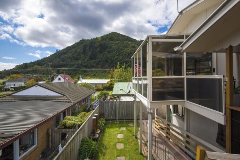 Photo of property in 73 Devon Street, Picton, 7220